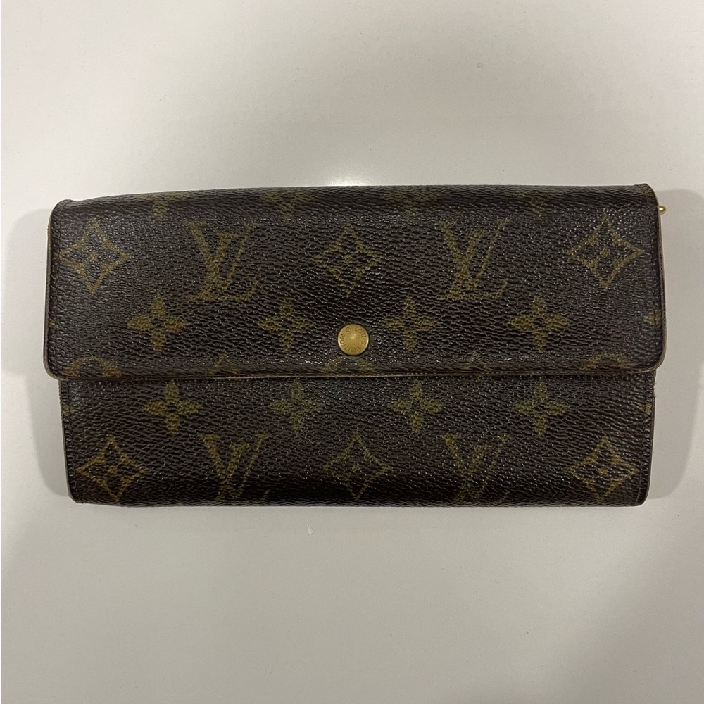 LV wallet, preloved